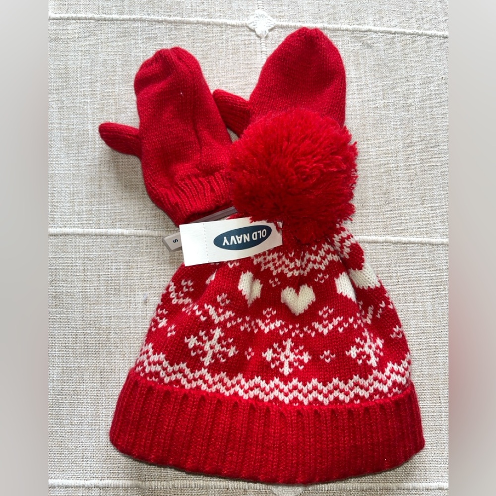 NWT old navy winter mittens and beanie for toddler size s